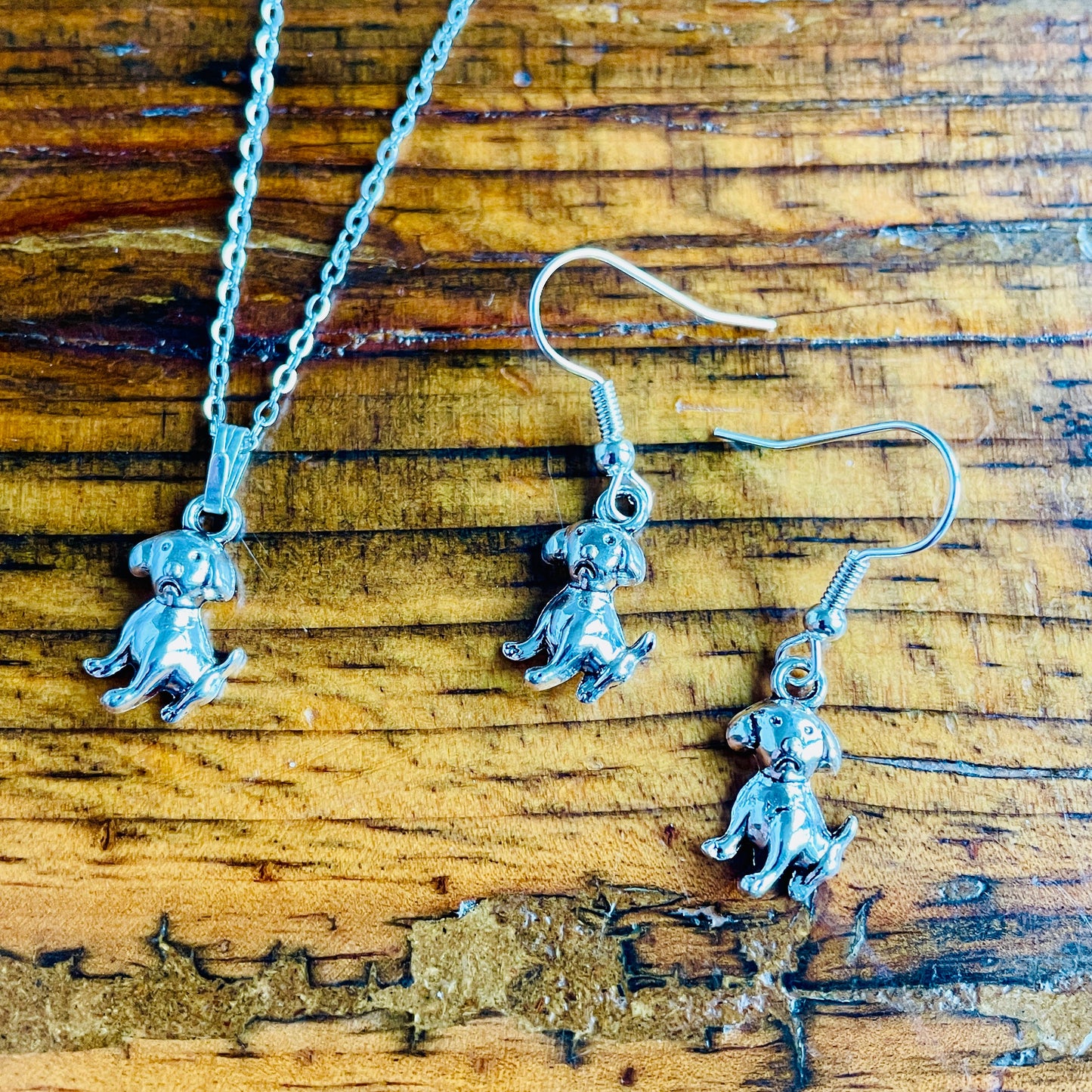 Puppy dog pendant necklace