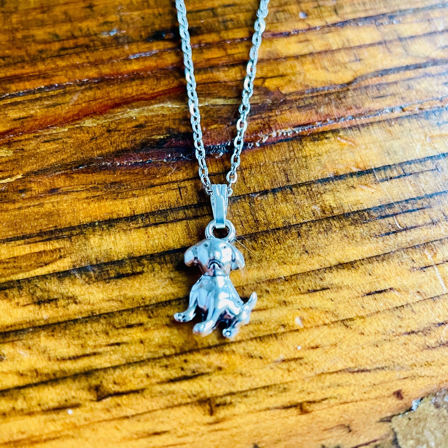 Puppy dog pendant necklace