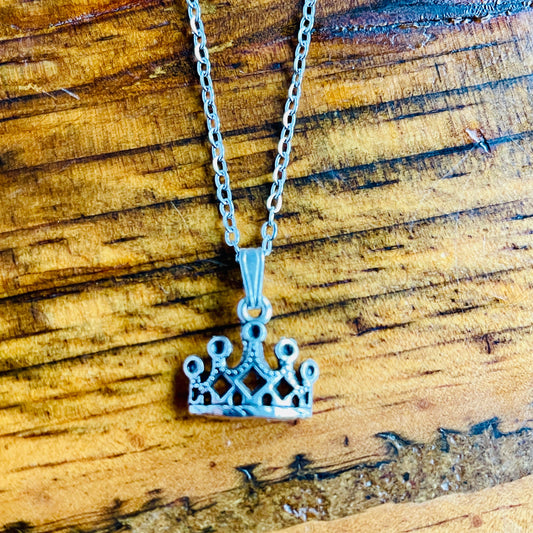 Tiara crown shaped charm pendant necklace