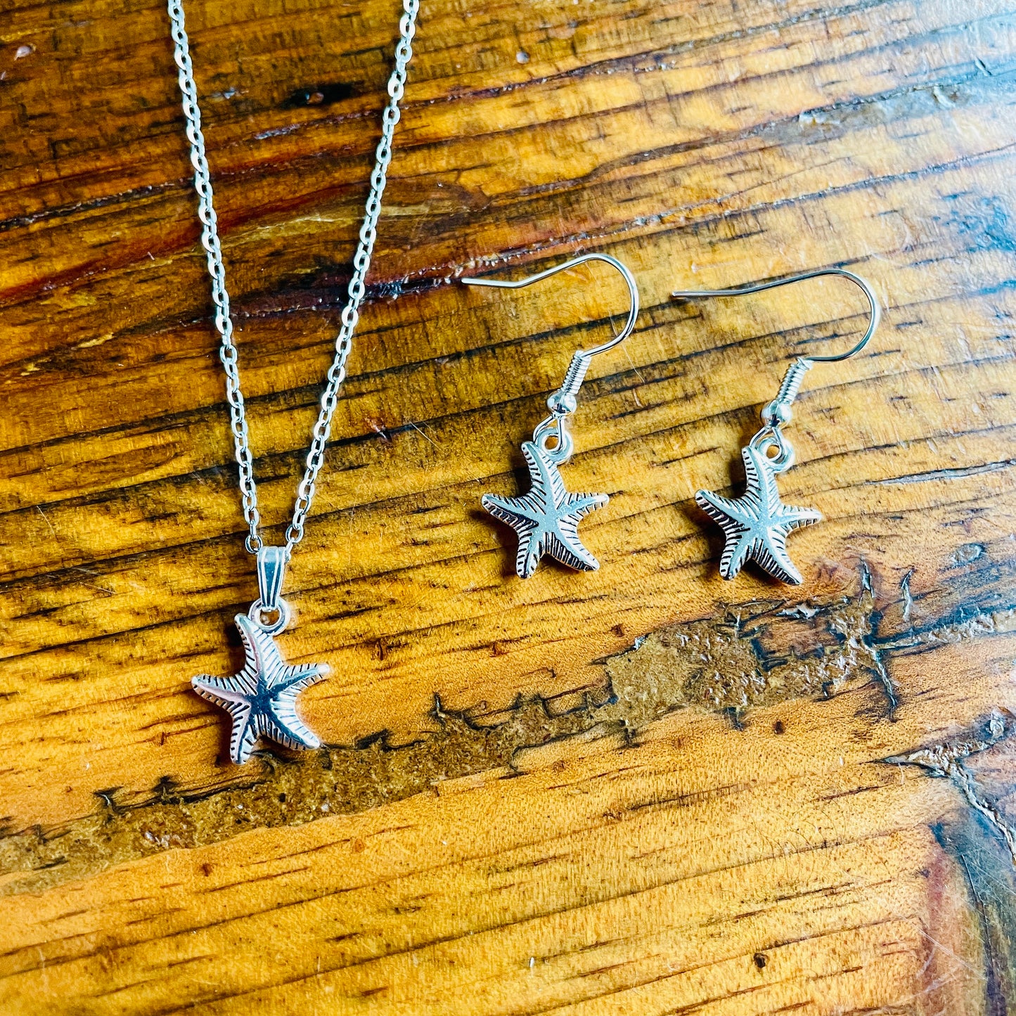 Starfish pierced earrings