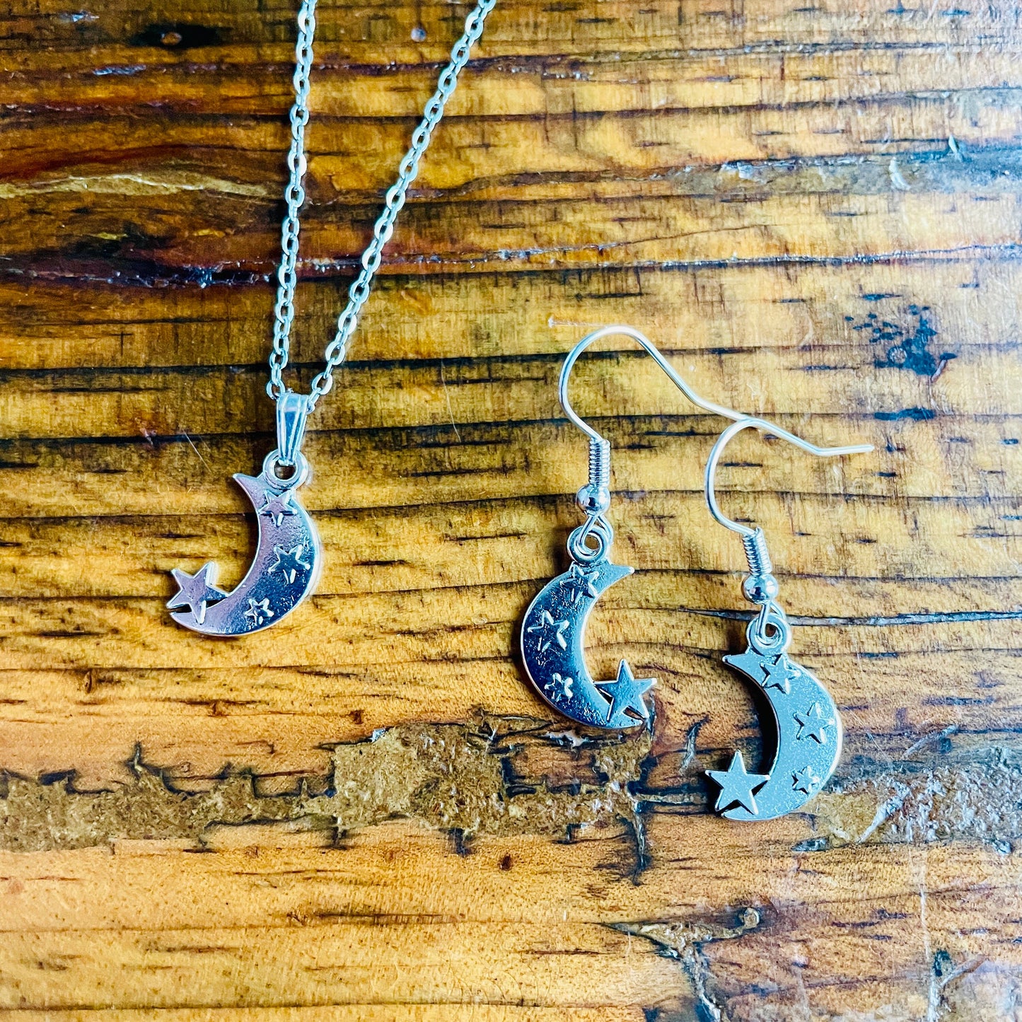 Moon charm pendant necklace