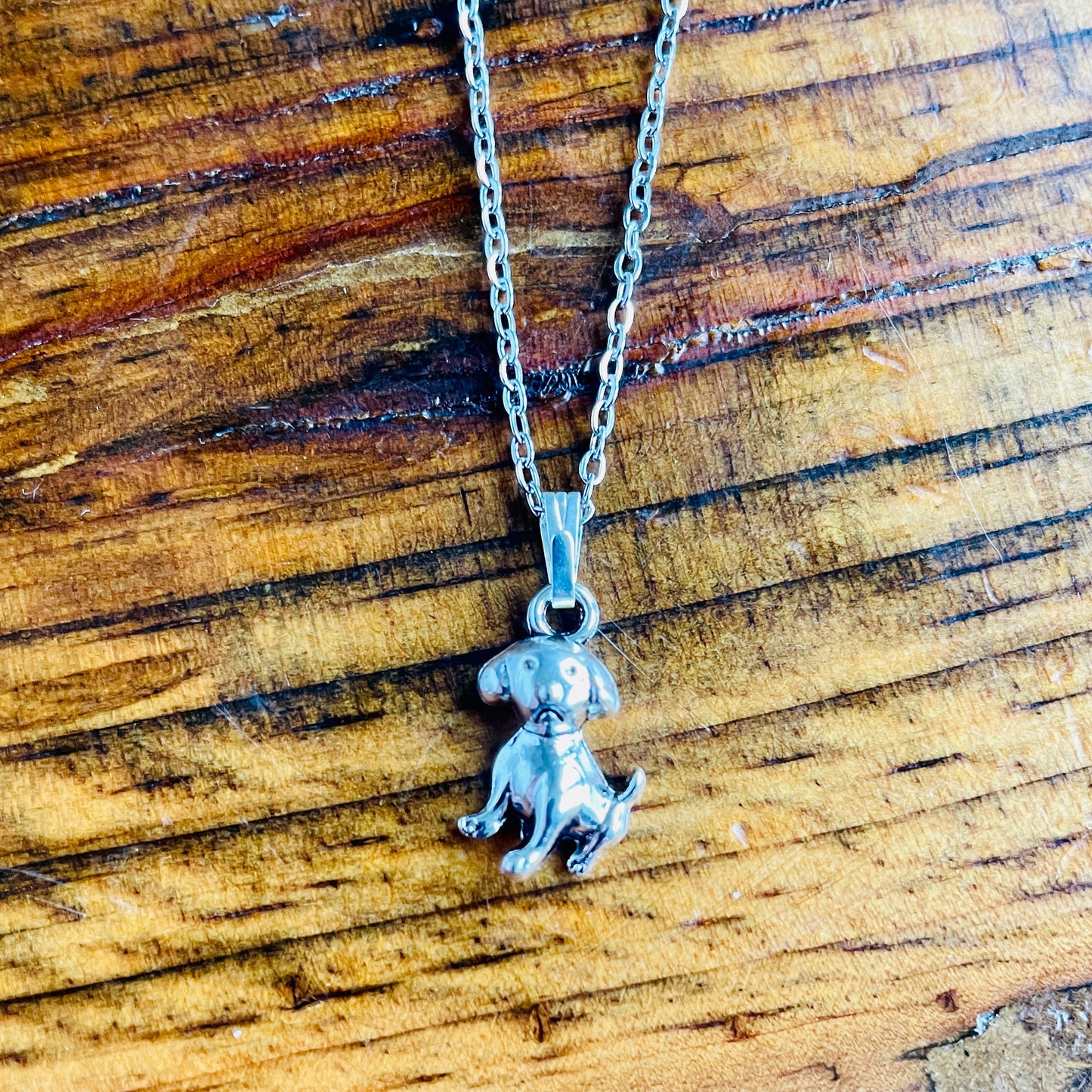 Puppy dog pendant necklace