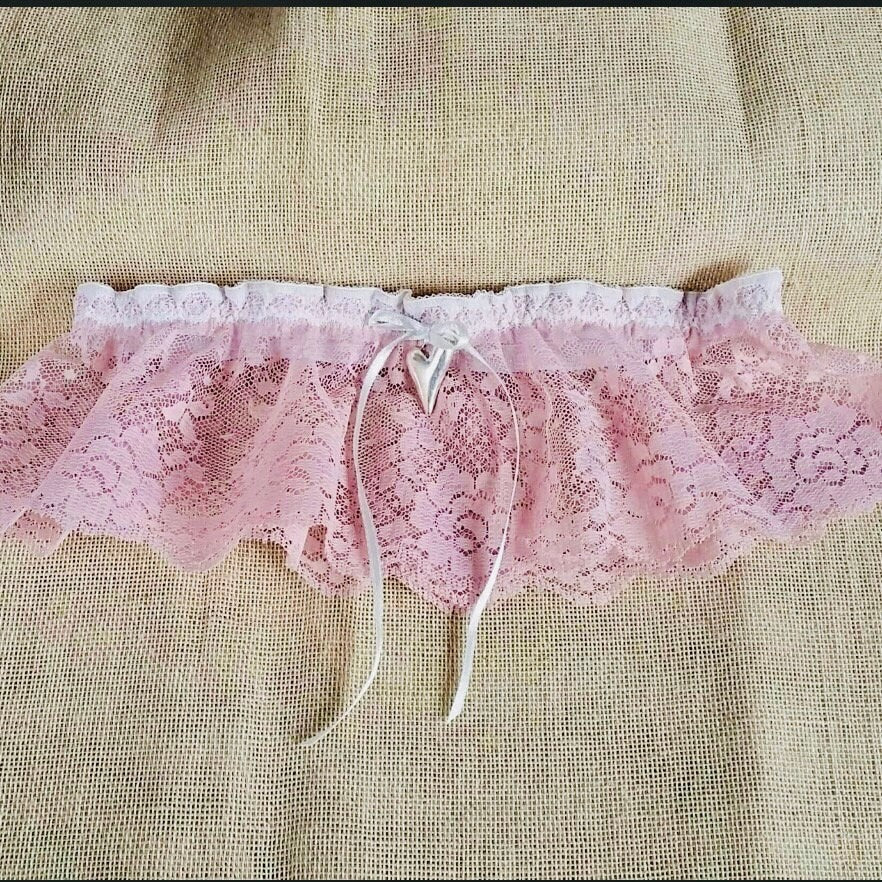 Garter.  Bridal garter.  Wedding garter.  Lace garter.  Traditional garter. Wedding Lace garter.  Pink garter.  Bridal accessory. Bride