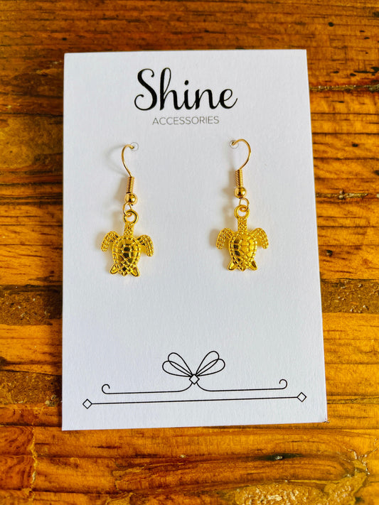 Turtle shaped charm pierced earrings